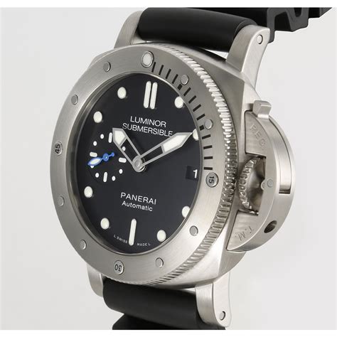 Panerai Submersible PAM00682 .